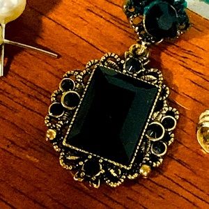 •Vintage Variety Set of Earrings•